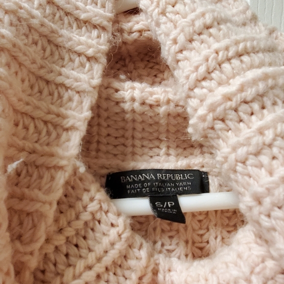Banana Republic baby pink knit sweater - Picture 4 of 5